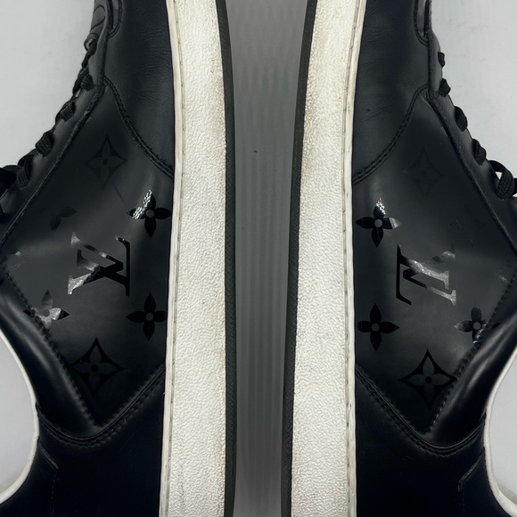 Louis Vuitton Rivoli Sneaker, Black and White Louis Vuitton size 10.5 (12) - Picture 5 of 8